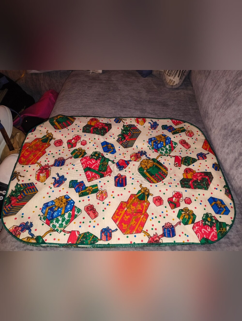 Vintage Holiday Gift-Print Table Mat - Cream with Red, Green & Blue Presents